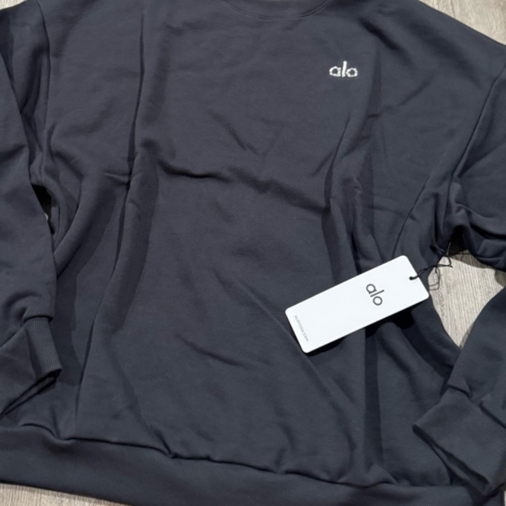 Alo yoga accolade crewneck - BLACK sweatshirt pull-over tee gym… - Picture 3 of 5